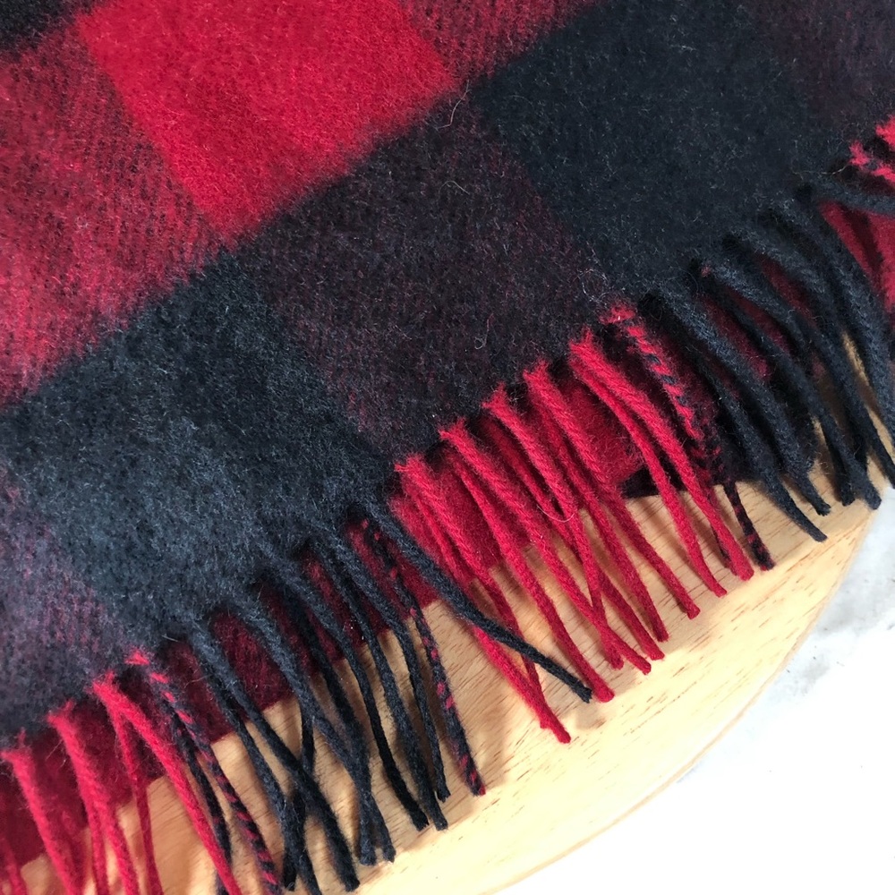 Nordstrom 100% Cashmere Scarf Red Buffalo Check Black Fringe New Soft - Picture 5 of 7